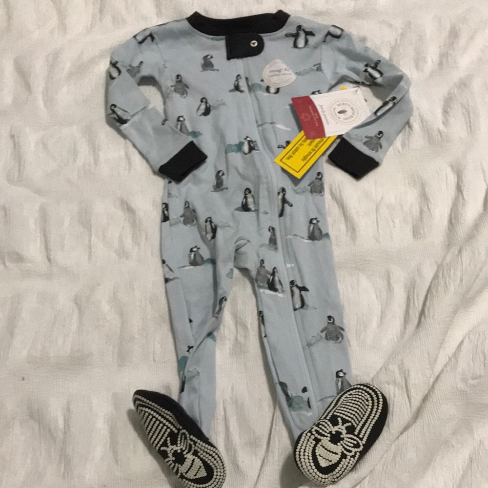 NWT- Burt’s Bees- 12M